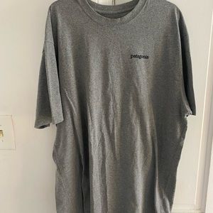 patagonia mens XL gray logo t shirt